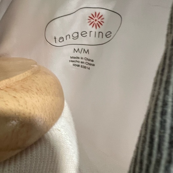 White Puffer Zip Up Vest - Picture 4 of 9